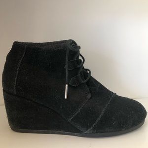 TOMS Ankle Boots black solid round toe size 9